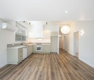 Style, Sophistication and Location, Location, Location! - Photo 4