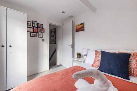 2 Bed Flat, Brent, NW10 - Photo 5