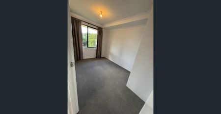 🌿 Low-Maintenance Living in a Quiet Ridgewood Street - Photo 4