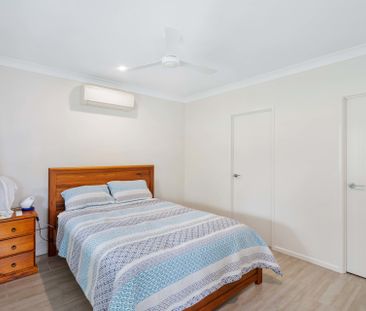 SPACIOUS FAMILY HOME IN SOUGHT AFTER LOCATION! - Photo 4