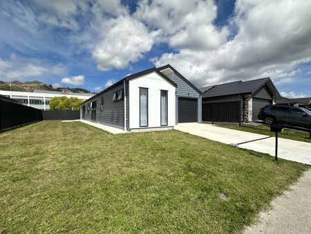 4-bedroom house in Wallaceville - Photo 2