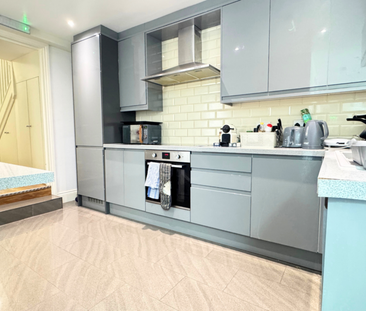 1 bedroom in a house share to rent - Photo 5