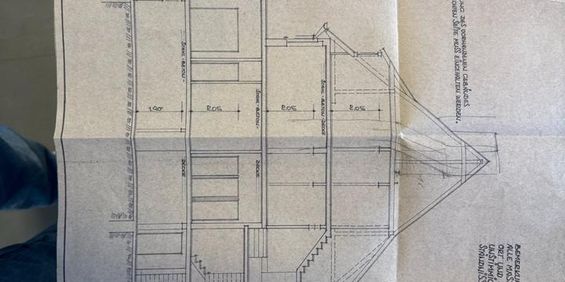Großzügige 5-Zimmer-Dachgeschosswohnung nach Kernsanierung – Erst - Photo 3