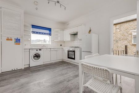 3 bedroom flat to rent - Photo 3