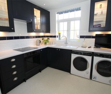 2 bedroom penthouse to rent - Photo 4