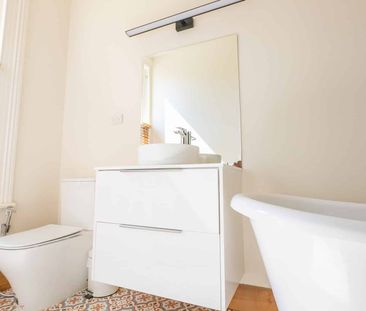 Fully Furnished, Power, Gas and Internet Included - Photo 5