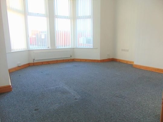 2 bedroom ground floor flat to rent - Photo 1