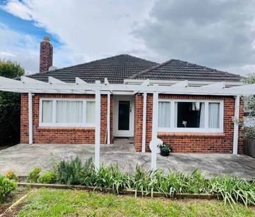 Delightful character home - Photo 5