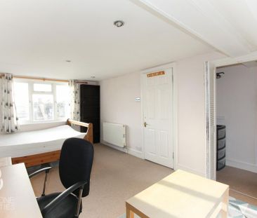 4 bedroom terraced house to rent - Photo 5