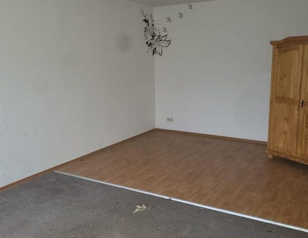 (IN RENOVIERUNG) 1,5 Zimmer Wohnung in Bremerhaven zu Vermieten - Foto 1