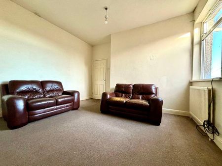 2 bed upper flat to rent in NE22 - Photo 5