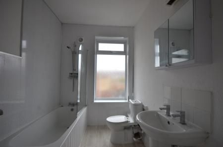 2 bedroom Terraced House To Let - Photo 5