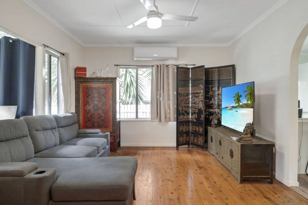 Family Home in Prime Location! - Photo 1