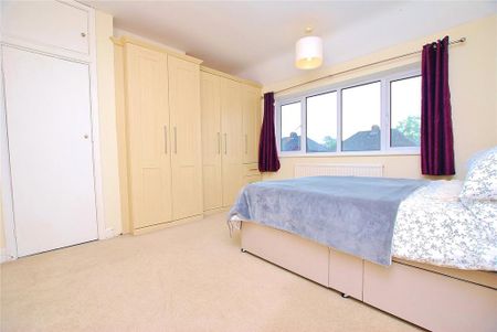 4 bedroom semi-detached house to rent - Photo 3