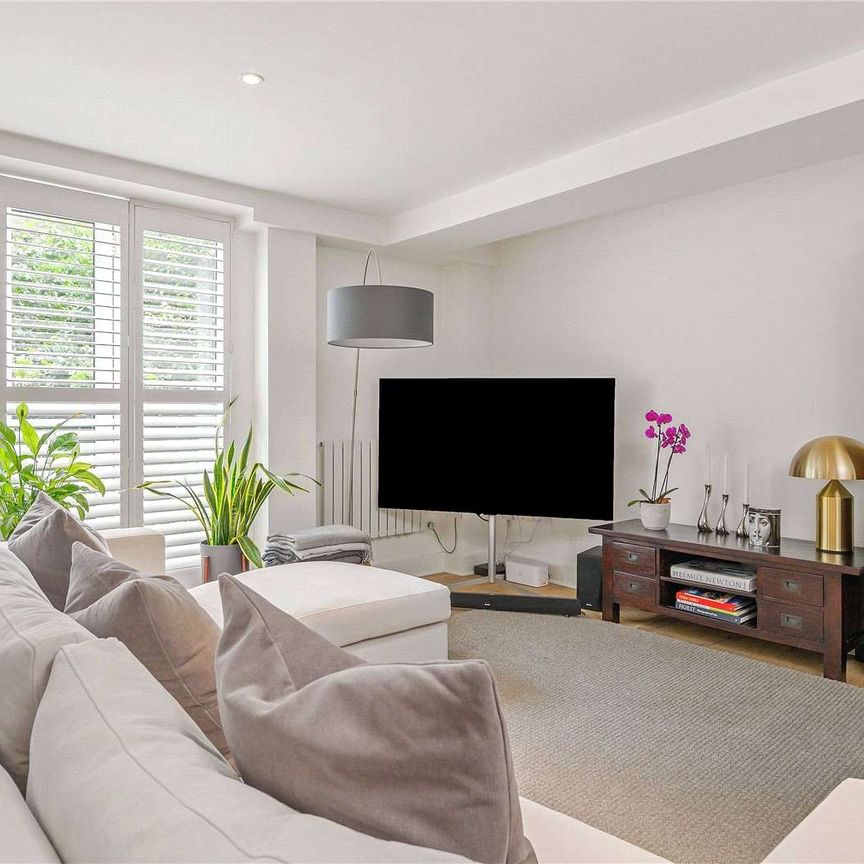 Striking two bedroom apartment in Clerkenwell. - Photo 1