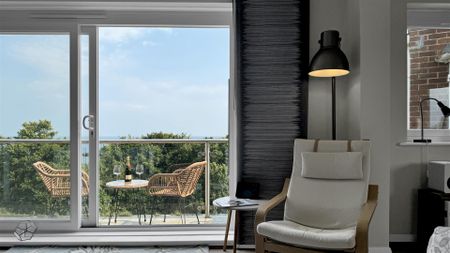 2 Bedroom Apartment - Photo 2