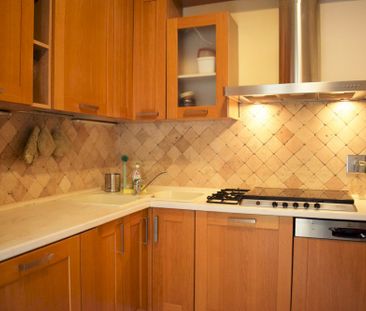 Spacious room with private bathroom in Porta al Prato. - Photo 4