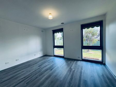 Spacious 4-Bedroom Family Home in a Quiet Court Location - Photo 5