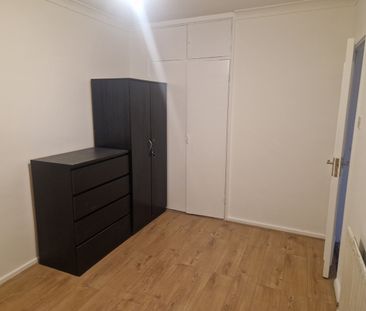 3 Bed Flat, Roberta Street, E2 - Photo 2