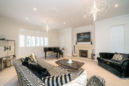 6 bedroom detached house to rent - Photo 3