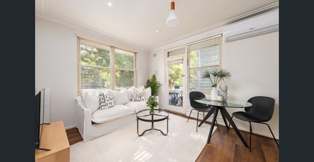 Charming One Bedroom Apartment with Balcony - Photo 1