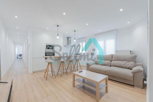 Alquiler de piso en Calle Bermúdez de Castro - Photo 1