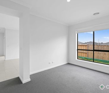 Family Home for Lease – 14 Strathfield Court, Cranbourne East - Photo 1