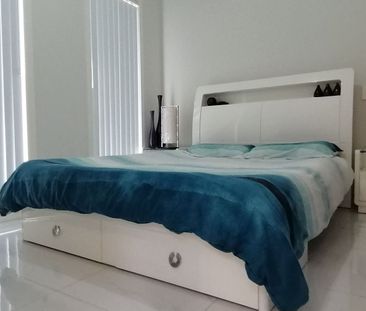 Immaculate Five Bedroom Quality Family Home - Close to all Amenities - Photo 5