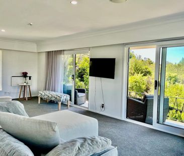 Three bedroom renovated home in The Bays - Photo 3