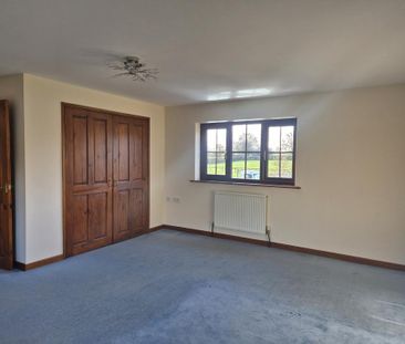 4 bedroom semi-detached house to rent - Photo 3