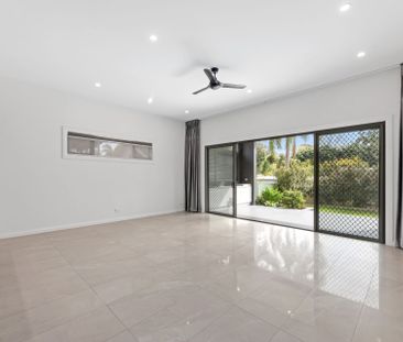 Ultra Modern Duplex - Photo 3