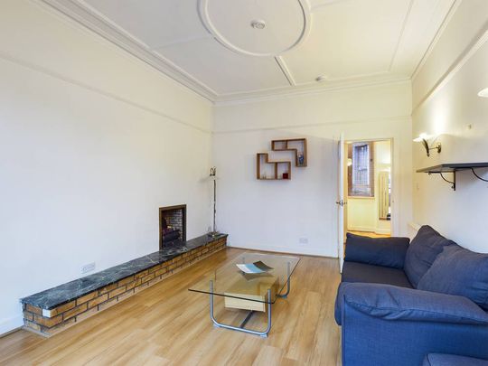 Crow Road, 2/2, Glasgow, Broomhill, G11 7BE - Photo 1