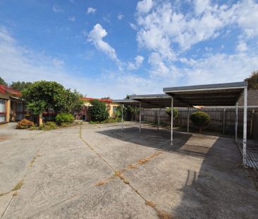 Quiet and Peacefull Two Bedroom Residence - Photo 1