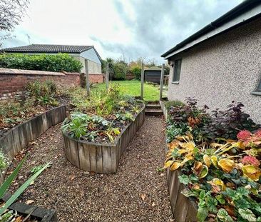 4 bedroom detached house to rent - Photo 4