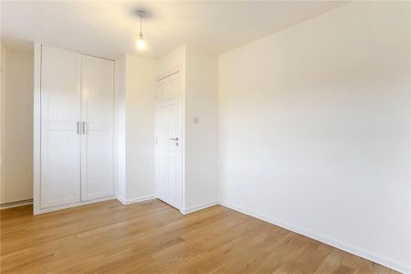 4 bedroom house in Chiswick - Photo 2