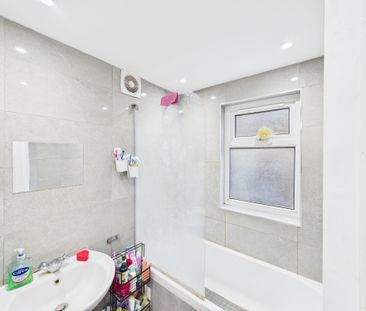 Coxmount Road, London, SE7 - Photo 4