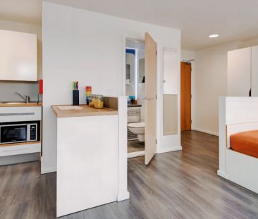 Platinum Studio - Photo 1