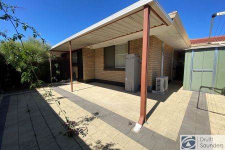 RENOVATED DELIGHT IN PRIME LOCATION - Photo 4