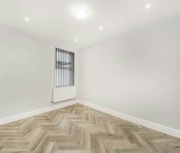 Holberton Gardens, Willesden, NW10 - Photo 2