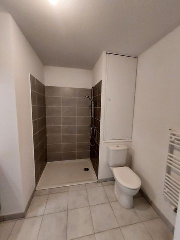 Location Appartement 2 pièces 40m² LA ROCHELLE 17000 - Photo 5