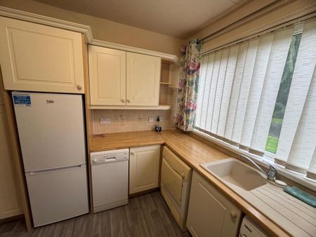 2 bedroom flat to rent - Photo 3