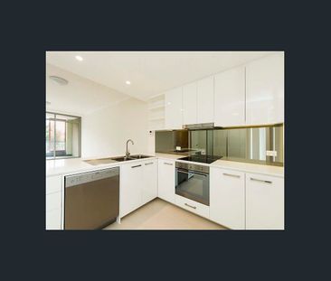 Modern Two-Bedroom Apartment in Prime East Fremantle Location - Photo 6