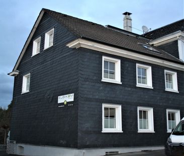 Gemütliche 3-Zimmer-DG-Wohnung mit Balkon in SG-Wald. - Photo 1