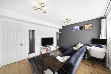 Trelawney Estate, Paragon Road, Hackney, London, E9 6NT - Photo 2