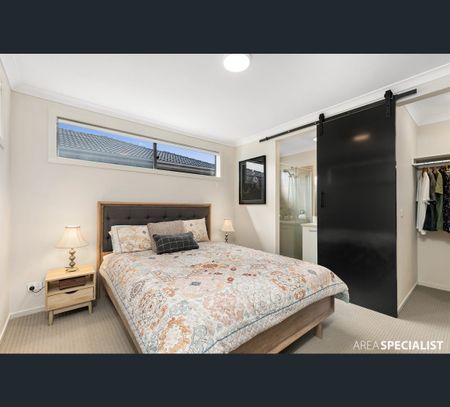 39 Constantine Drive, Point Cook, Vic 3030 - Photo 2