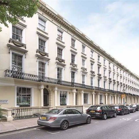 4 Bedroom, 2 bath, 1 reception Flat - Photo 2