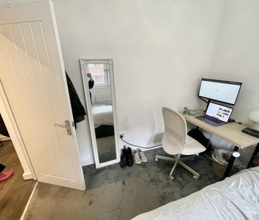 Room in a Shared House, Ramar House, E1 - Photo 1