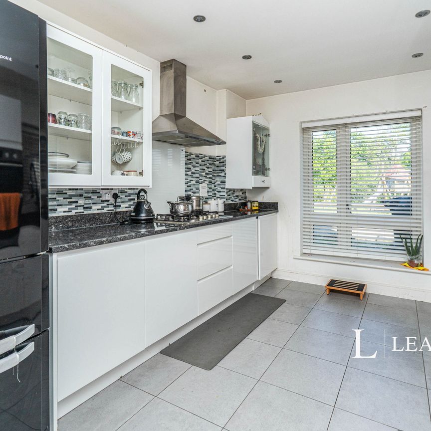 Jelley Way, GU22 - Photo 1