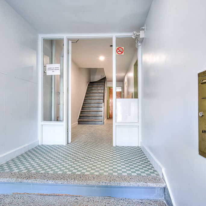Unfurnished 4 1/2 Apartment In LeMoyne - Photo 1