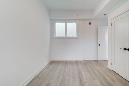 For Lease - 3039 Dundas Street Unit# 8, Toronto, Ontario - Photo 2